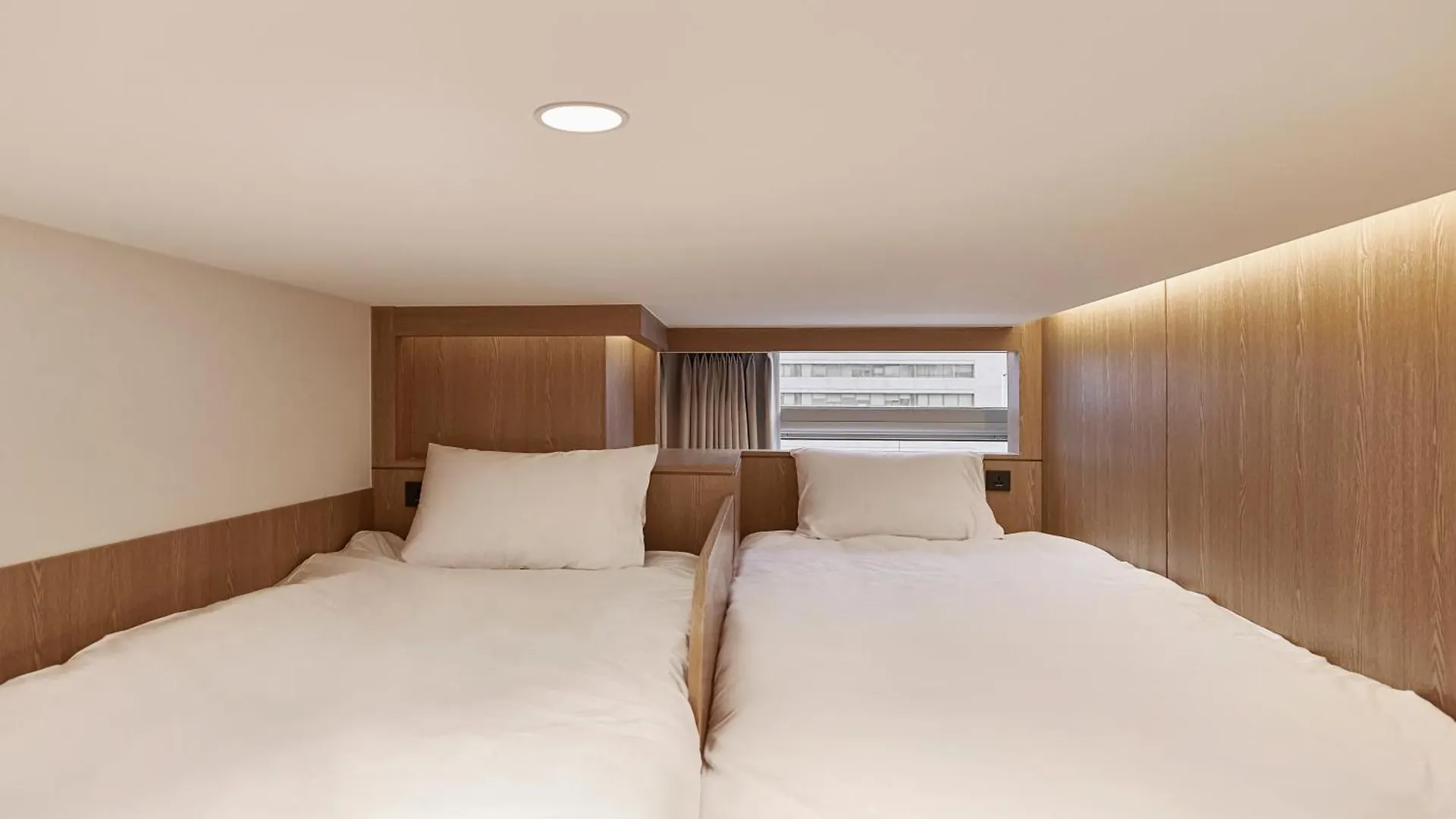 Capsule hotel Hotel Drip&Drop, Myeongdong Seoul